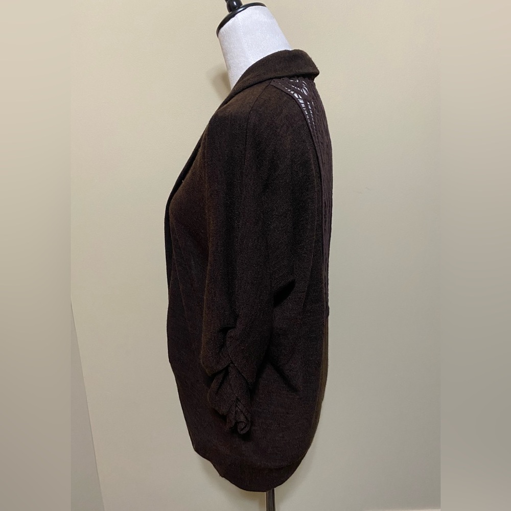 NWOT Timing Laser Cut Out Back Cardigan - Picture 2 of 3